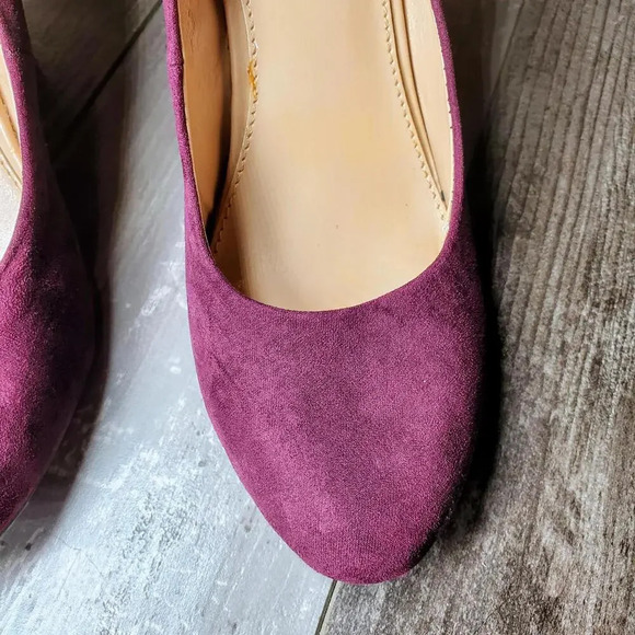 BANANA REPUBLIC Suede Round Toe Wedges Size 6 Wine Color - Picture 4 of 15